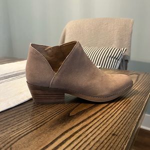 Lucky Brand ankle booties size 6 1/2